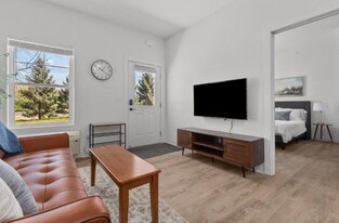 1360 American Dr in Neenah, WI - Building Photo