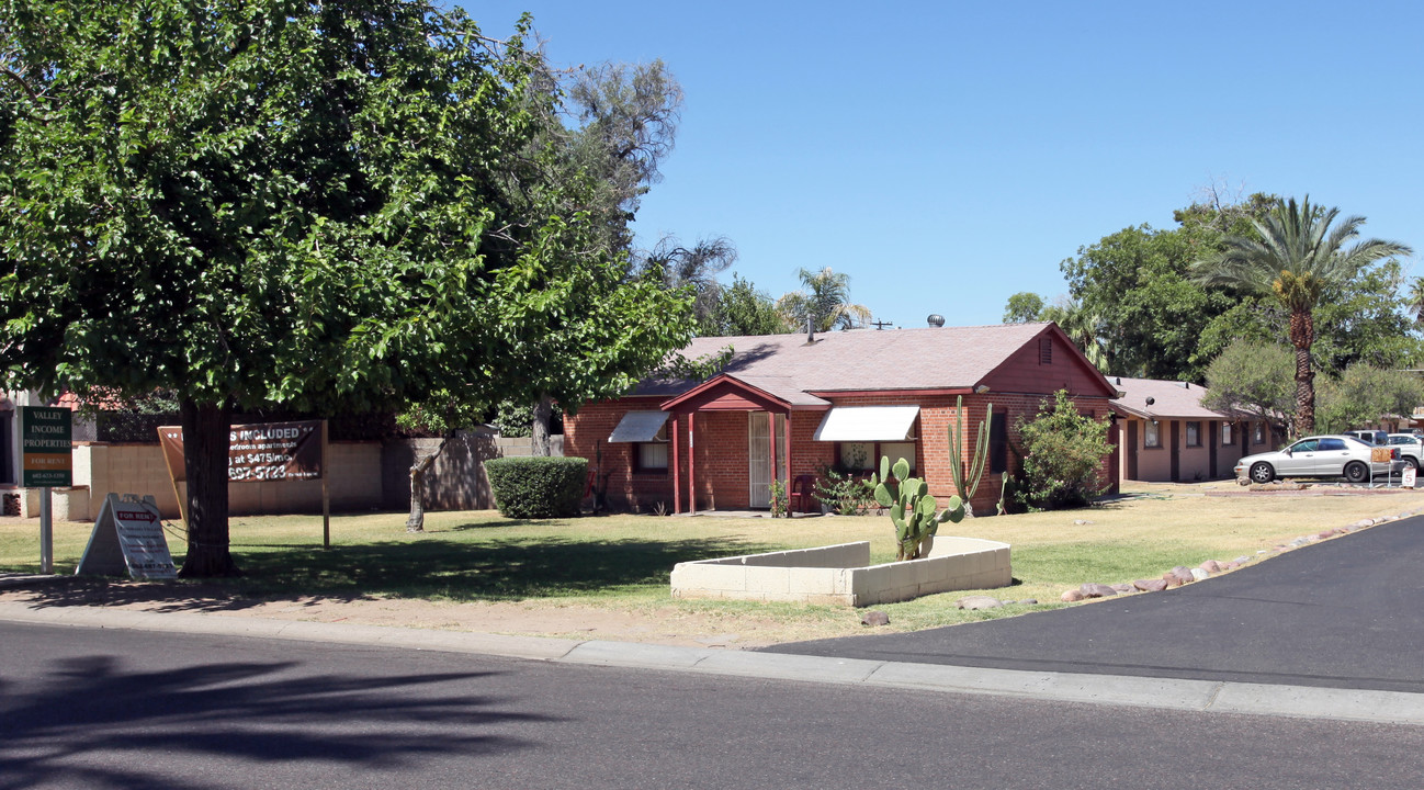 Panorama Village Apartments in Phoenix, AZ - Building Photo