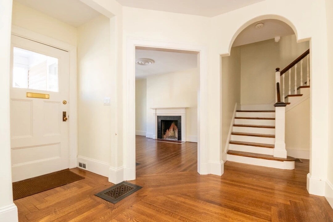 16 Fletcher St, Unit #A in Boston, MA - Building Photo