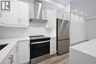 153 Wilson St W in Ancaster, ON - Building Photo - Building Photo