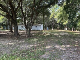 2318 Manvel Rd in Pearland, TX - Building Photo