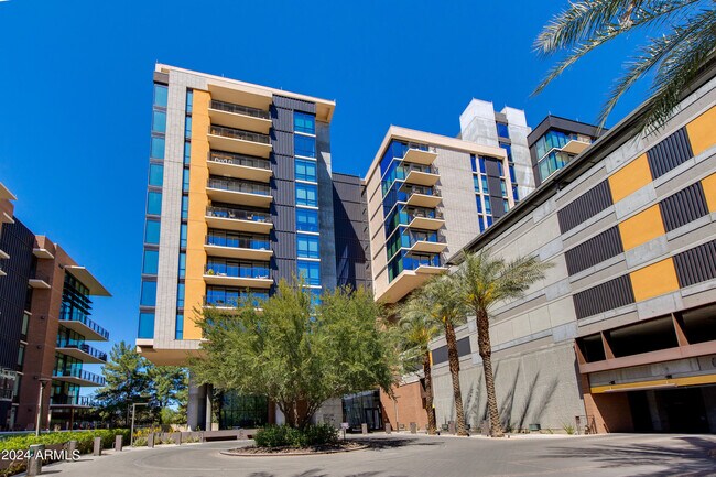 200 W Portland St in Phoenix, AZ - Building Photo - Building Photo