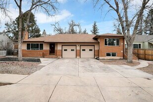 214 Cheyenne Blvd in Colorado Springs, CO - Building Photo