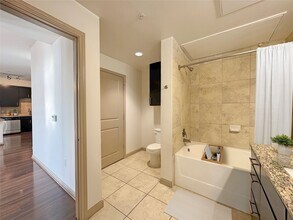 2700 Brazos St in Houston, TX - Foto de edificio - Building Photo