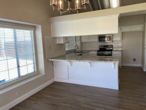 12200 Kingfisher Ave in Bakersfield, CA - Building Photo - Building Photo