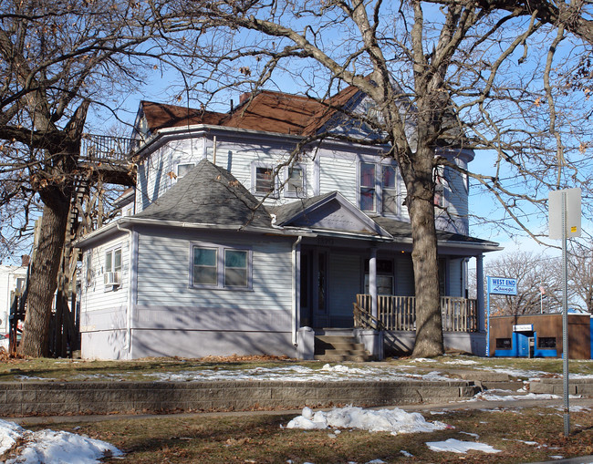 1370 23rd St in Des Moines, IA - Foto de edificio - Building Photo