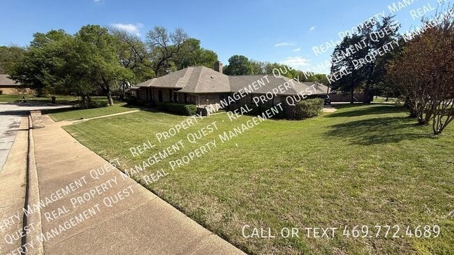 410 Peacock Cir in Duncanville, TX - Building Photo - Building Photo