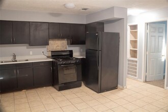 509 Stimpson St-Unit -2 in Baytown, TX - Building Photo - Building Photo