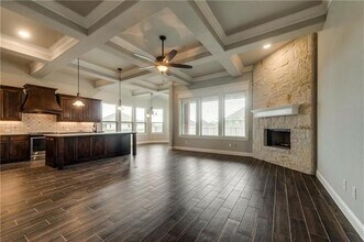 3101 White Horse Ct in Granbury, TX - Building Photo - Building Photo