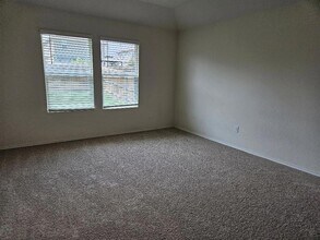 19405 Bear Grass Dr in Elgin, TX - Building Photo - Building Photo