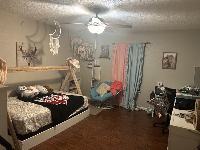 property at 2016 Cumberland Dr