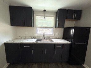 95 Burke St in Hamden, CT - Building Photo - Building Photo
