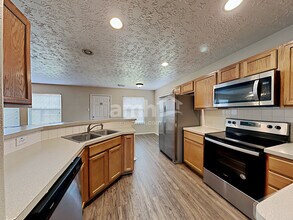 18401 Sunrise Oaks Ct in Montgomery, TX - Building Photo - Building Photo