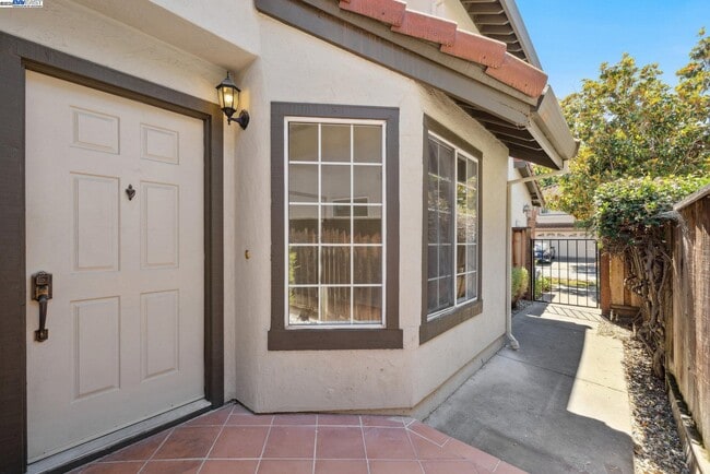 1733 Magnolia Cir in Pleasanton, CA - Building Photo - Building Photo