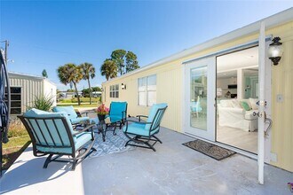 8243 Pinetree Ln in Englewood, FL - Building Photo - Building Photo