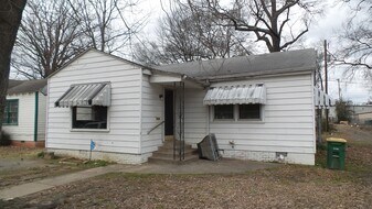 813 W 37th St in North Little Rock, AR - Building Photo