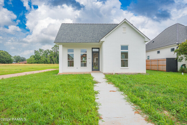 424 Dunvegan Ct in Lafayette, LA - Building Photo - Building Photo