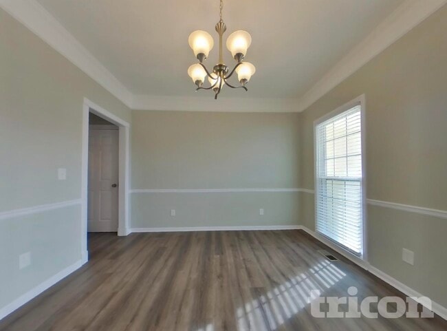 property at 414 Highcliffe Dr