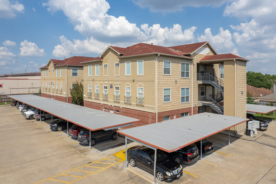 Wilcrest Garden Condominiums in Houston, TX - Foto de edificio