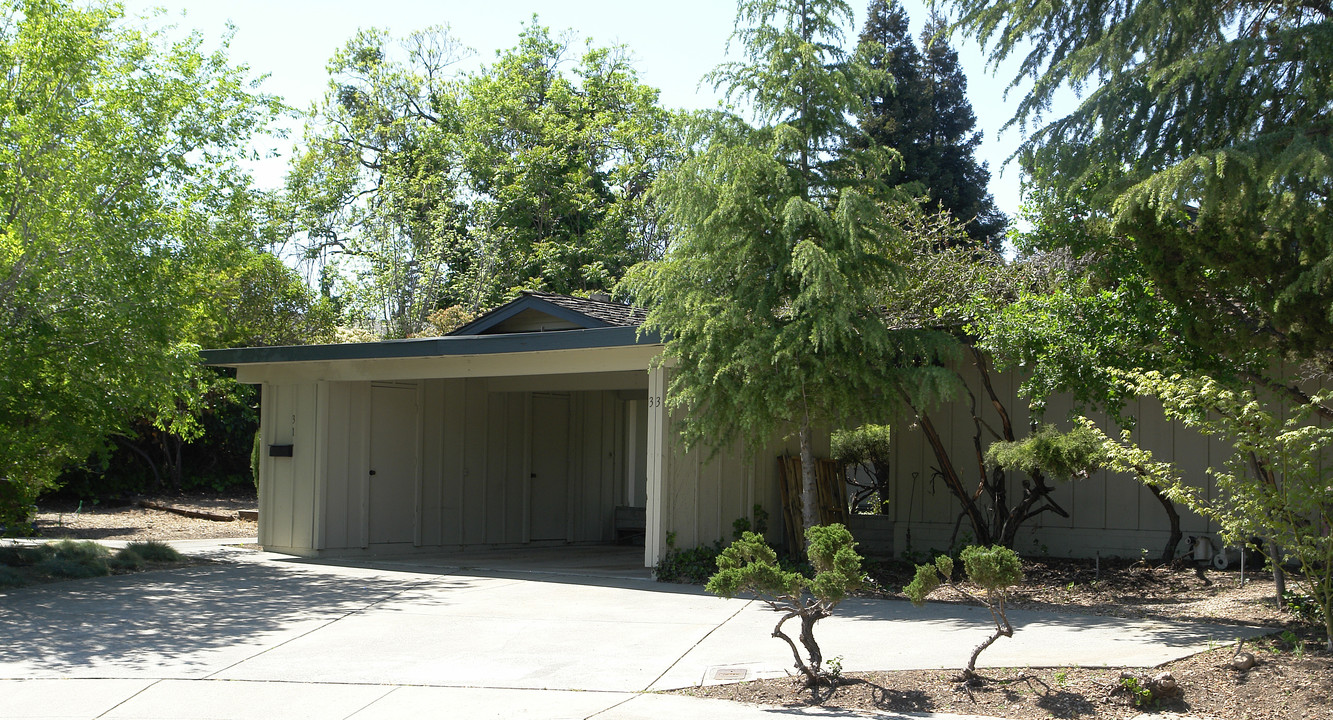 31-33 Sutters Mill Ct in Walnut Creek, CA - Building Photo