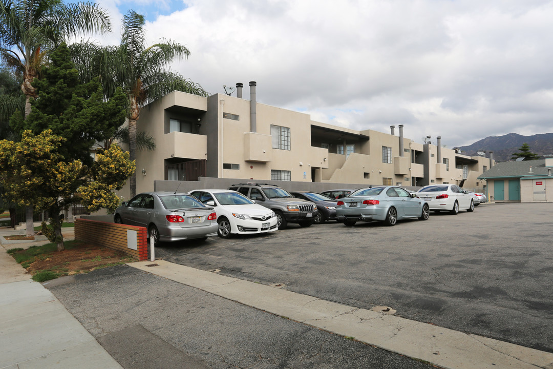 415 W Glenoaks Blvd in Glendale, CA - Foto de edificio