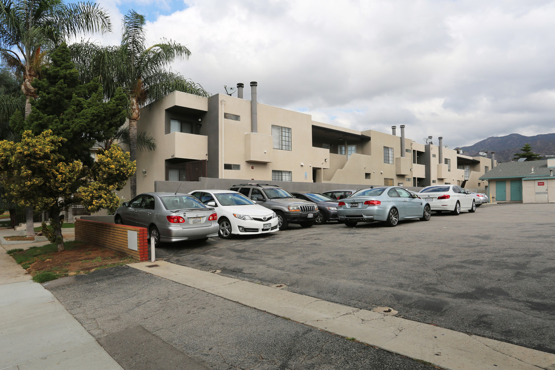 415 W Glenoaks Blvd in Glendale, CA - Building Photo