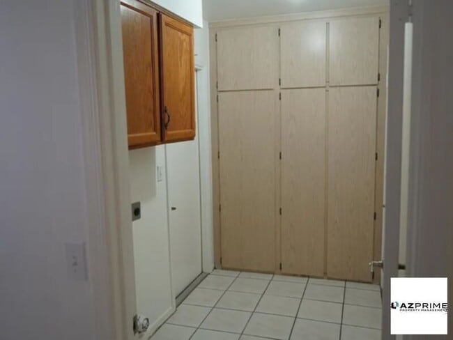 property at 827 W Plata Ave