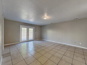 5116 E 28th Ave in Tampa, FL - Foto de edificio - Building Photo