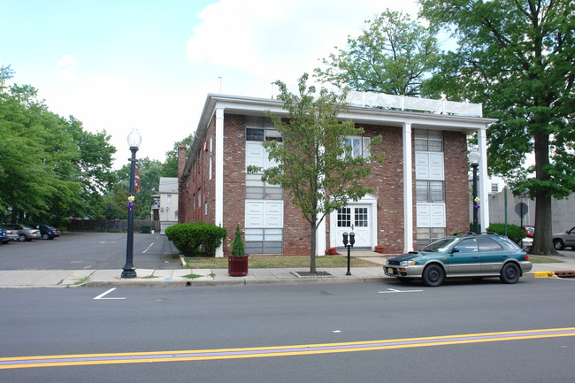 217 Chestnut St in Roselle Park, NJ - Foto de edificio - Building Photo