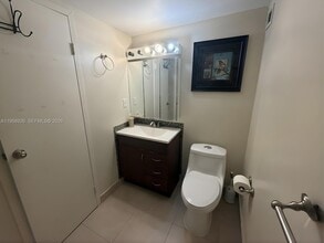 17021 N Bay Rd, Unit 706 in Sunny Isles Beach, FL - Building Photo - Building Photo