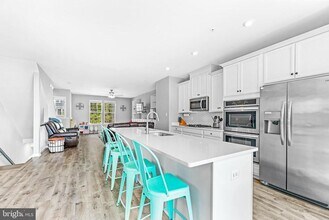 43871 Eucalyptus Way in California, MD - Building Photo - Building Photo