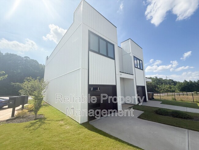 37 N Laird Dr in Clayton, NC - Building Photo - Building Photo