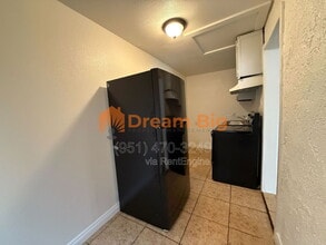 14653 Washington Dr in Fontana, CA - Building Photo - Building Photo