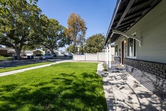 816 N Keystone St in Burbank, CA - Building Photo - Building Photo