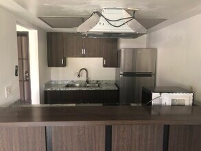 77805 California Dr in Palm Desert, CA - Foto de edificio - Building Photo