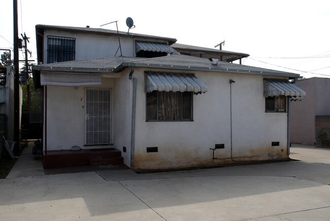 208 N Locust St in Inglewood, CA - Foto de edificio - Building Photo