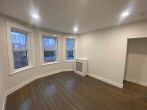 111 Park Dr in Boston, MA - Building Photo - Building Photo