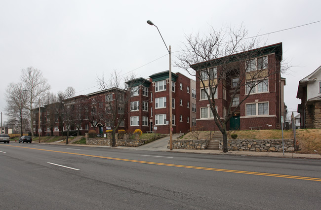 4008-4030 Troost Ave in Kansas City, MO - Building Photo - Building Photo