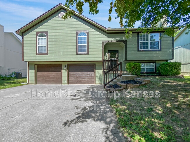 property at 816 SW Highland Ave