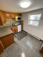 26 Center Ave in Mt Pocono, PA - Foto de edificio - Building Photo