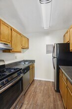 Holly Spring Meadows in Capitol Heights, MD - Building Photo - Building Photo