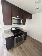 405 N Green St in Hanford, CA - Building Photo - Building Photo