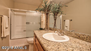 3830 E Lakewood Pkwy E in Phoenix, AZ - Foto de edificio - Building Photo