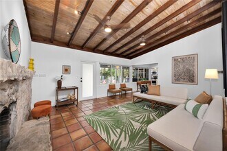 5742 SW 51st Terrace in Miami, FL - Building Photo - Building Photo