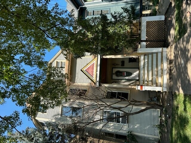 1834 W Byron St in Chicago, IL - Building Photo