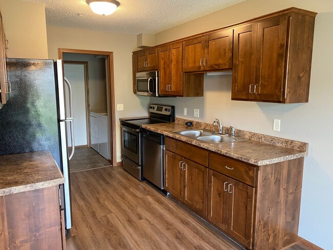 1968 Peach Dr NE in Sauk Rapids, MN - Building Photo - Building Photo