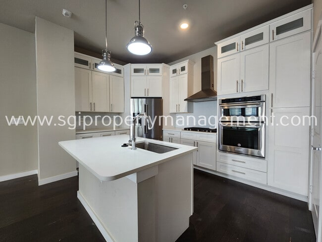 1209 Beaconsfield Lane