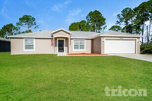 12572 Buffing Rd in Port Charlotte, FL - Building Photo