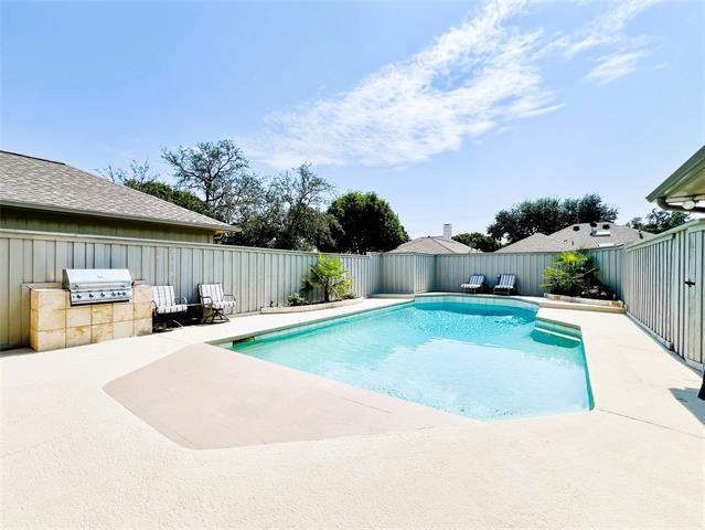 3916 Bobbin Ln in Addison, TX - Foto de edificio - Building Photo
