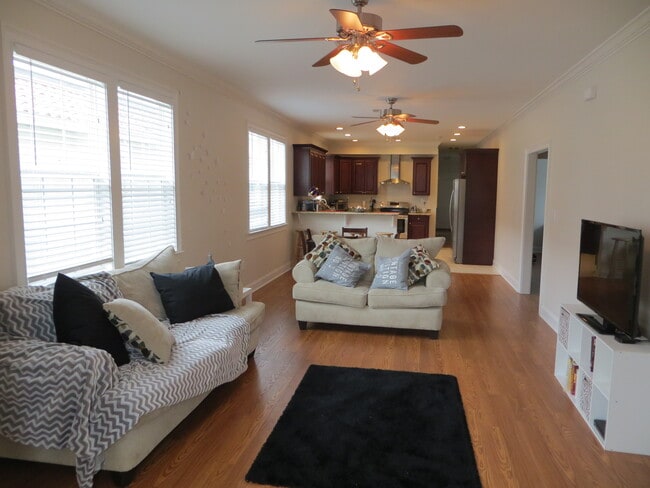 5529 Willow St, Unit #B in New Orleans, LA - Building Photo - Building Photo